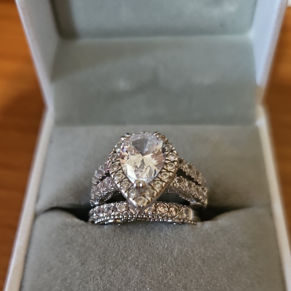 Elegant Sterling Silver Women's Ring Set